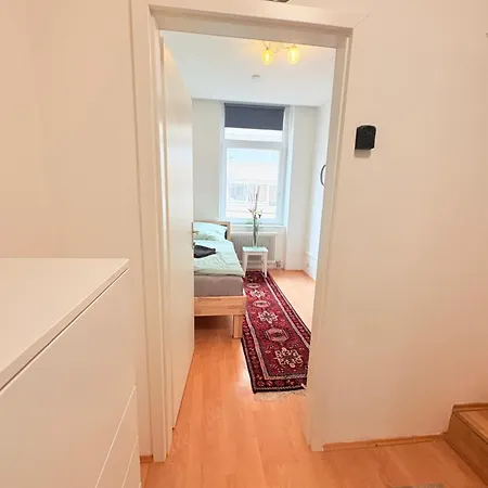 Beenie 18 Bed & Breakfast Linz